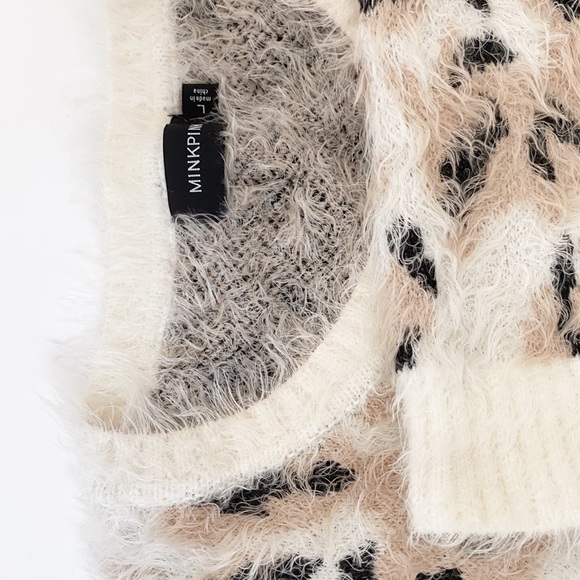 MINKPINK - Crew Neck Oversized Sweater - Picture 3 of 9